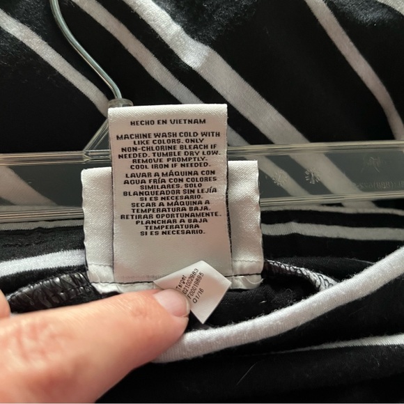 Black & White Stripe Soft Maxi Skirt, Stretch Fabric, Ava & Viv Size 1X - Picture 5 of 6